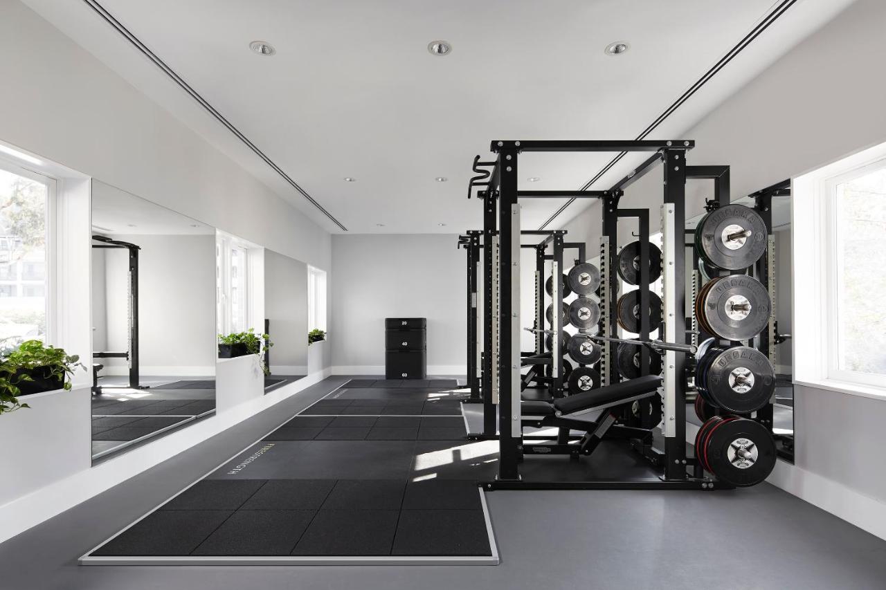Hotel Realm Канбера Екстериор снимка The gym at The Dorchester