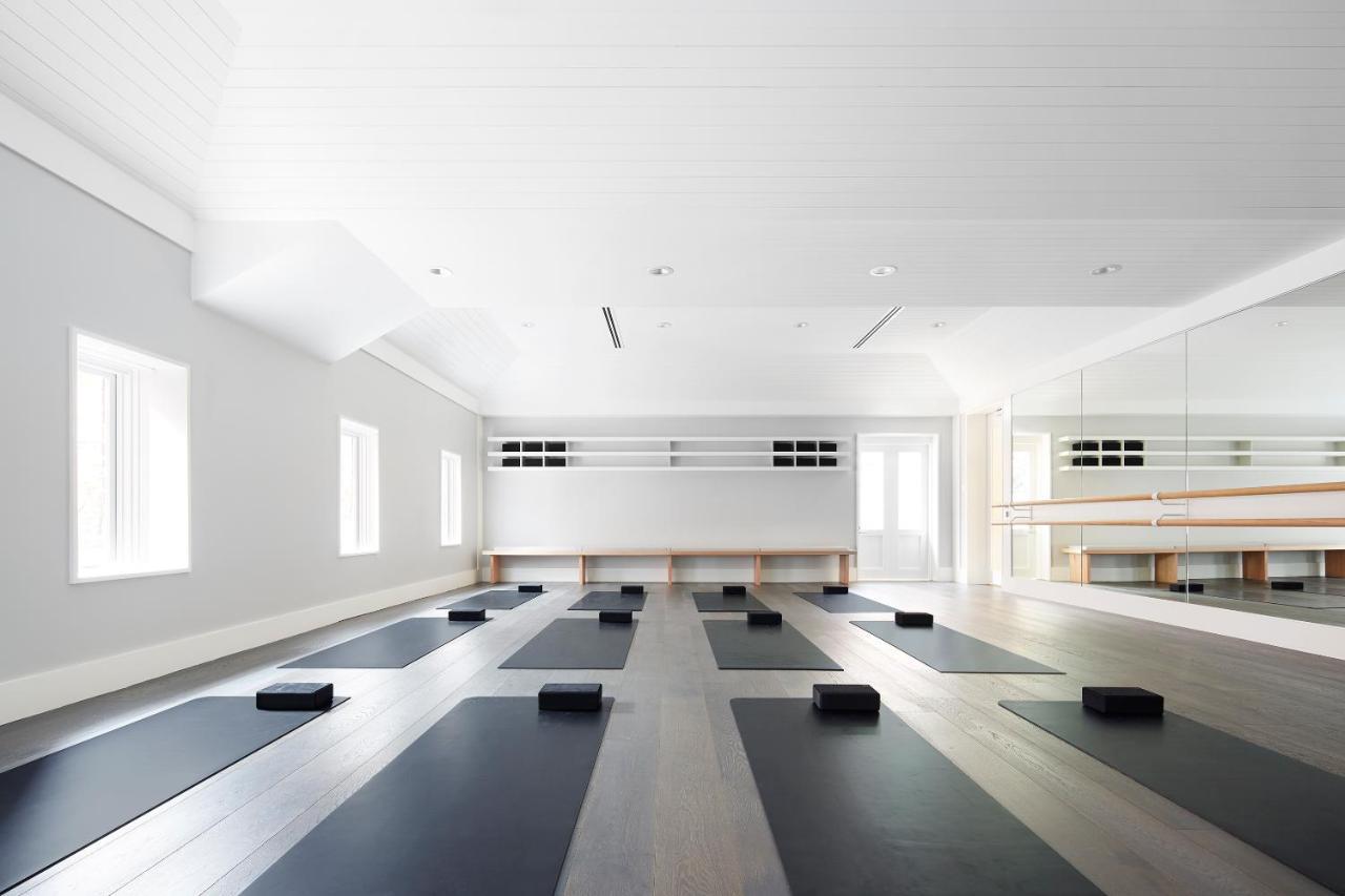 Hotel Realm Канбера Екстериор снимка The Yoga Room